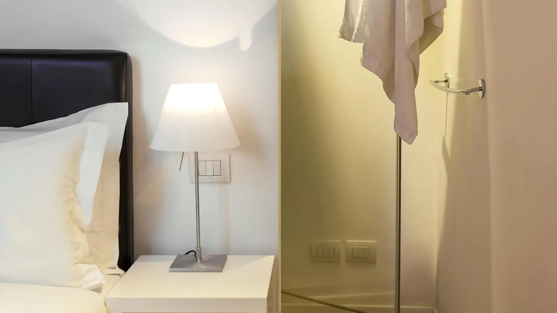Santa Chiara Boutique Hotel Naples 4*,
